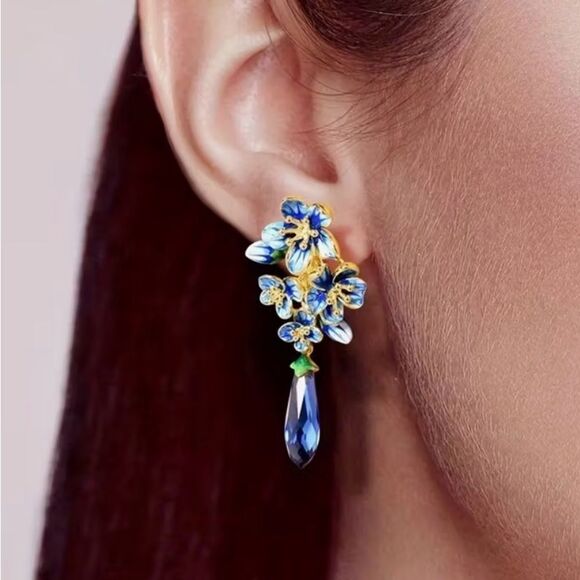 ๐โBetsey Johnson Blue and Green Floral Earrings ๐ - Picture 6 of 6